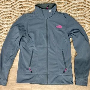 Woman’s north face jacket